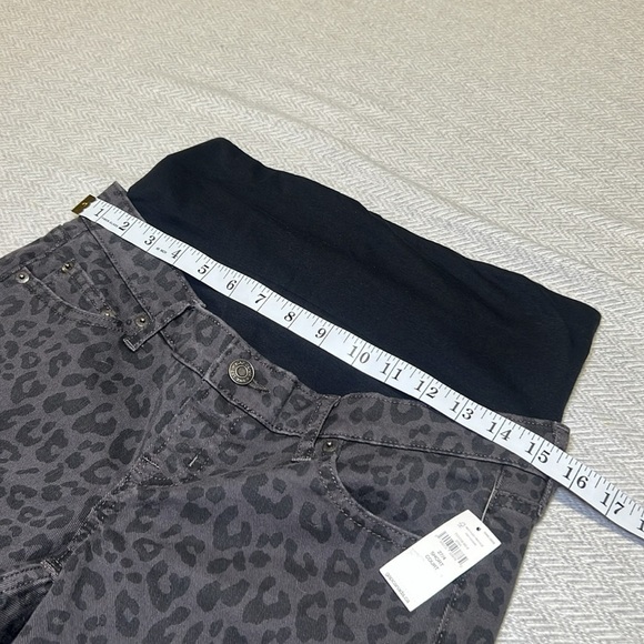 GAP Maternity Vintage Slim Jeans.  Leopard Print - Black and Gray. Size 27 - Picture 6 of 12